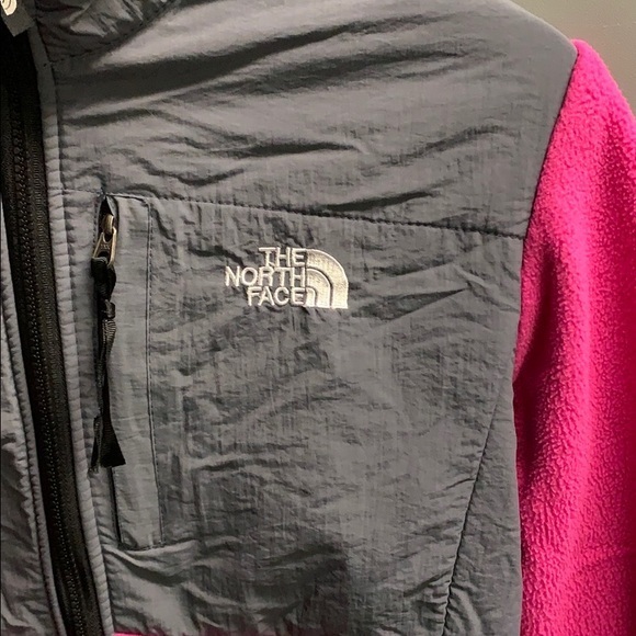 The North Face Women’s Fleece Jacket - Picture 2 of 3